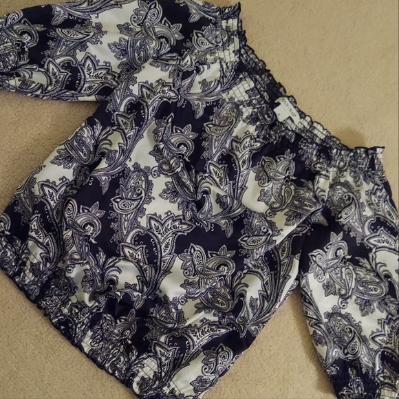 Black and White Satin Blouse with boat neck and ruched features, Size Small - Picture 2 of 5